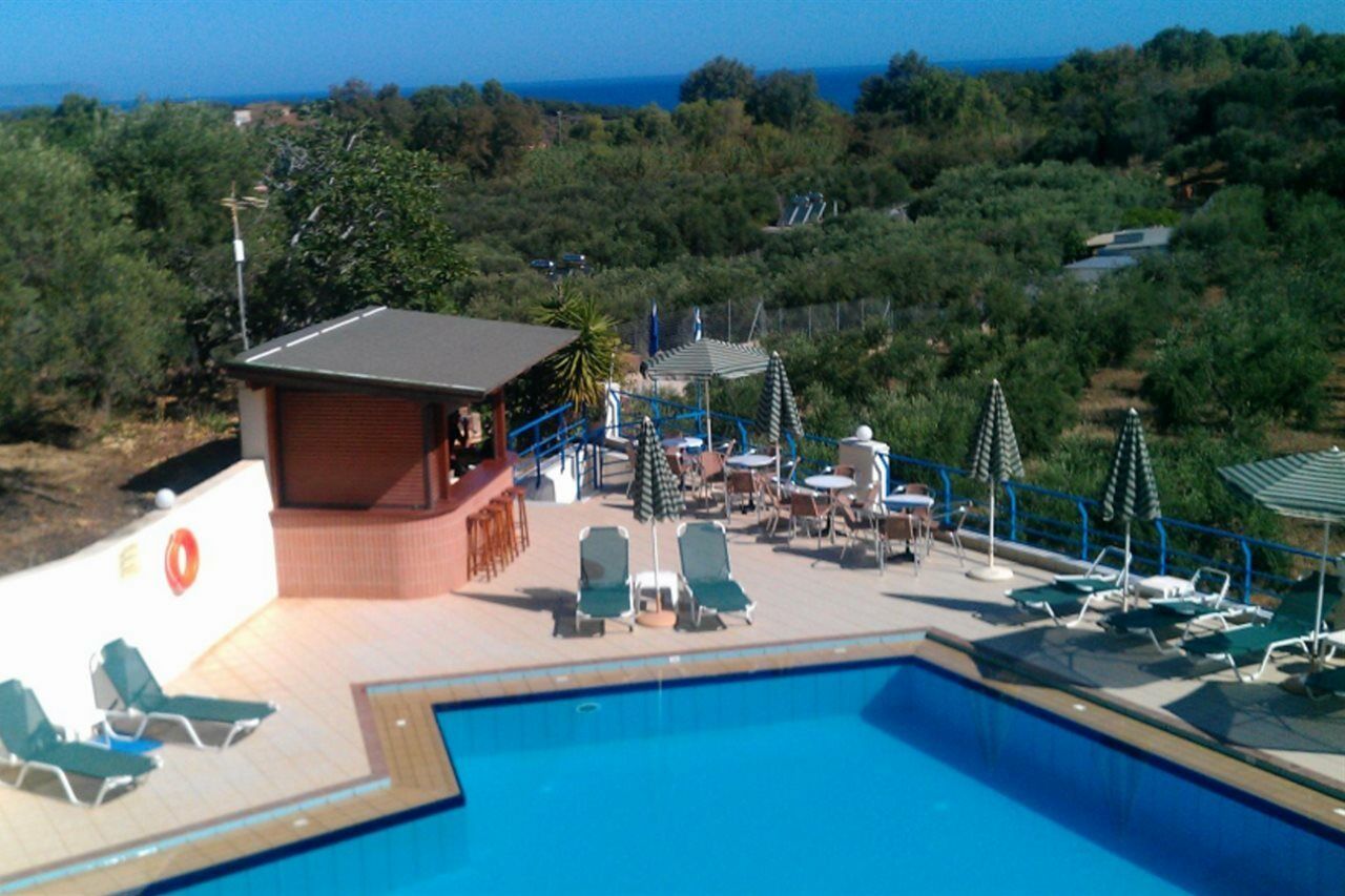 Poseidon Studios Palaiochora Exterior foto